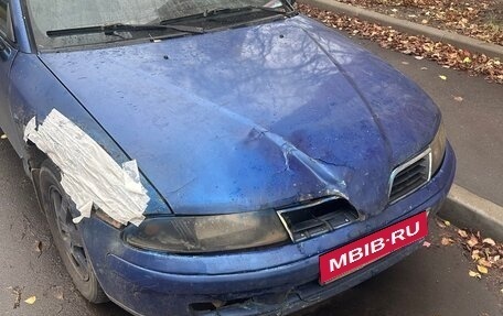 Mitsubishi Carisma I, 2001 год, 135 000 рублей, 1 фотография