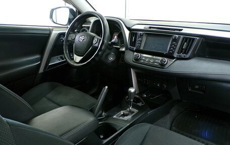 Toyota RAV4, 2016 год, 2 472 000 рублей, 4 фотография