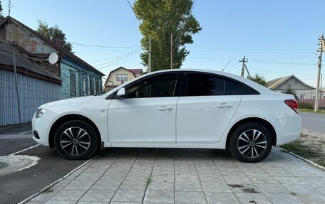 Chevrolet Cruze II, 2012 год, 700 000 рублей, 3 фотография