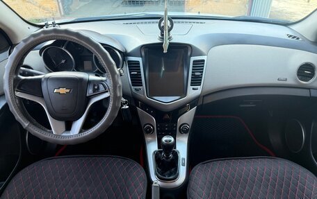 Chevrolet Cruze II, 2012 год, 700 000 рублей, 6 фотография