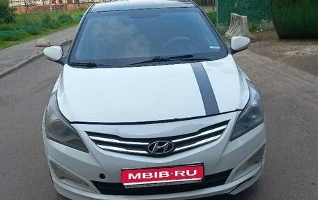 Hyundai Solaris II рестайлинг, 2015 год, 435 000 рублей, 1 фотография