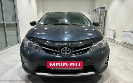Toyota Auris II, 2013 год, 950 000 рублей, 2 фотография