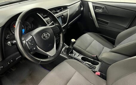 Toyota Auris II, 2013 год, 950 000 рублей, 10 фотография