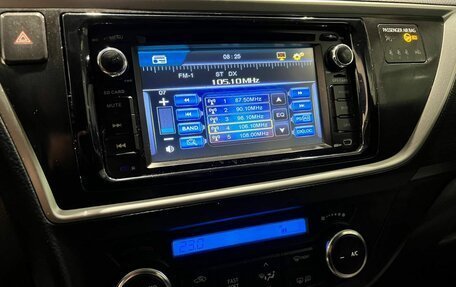 Toyota Auris II, 2013 год, 950 000 рублей, 13 фотография