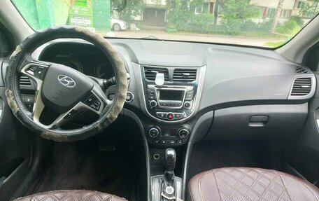 Hyundai Solaris II рестайлинг, 2015 год, 435 000 рублей, 2 фотография