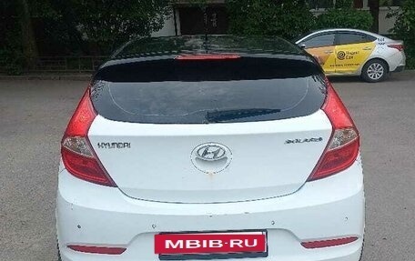 Hyundai Solaris II рестайлинг, 2015 год, 435 000 рублей, 5 фотография