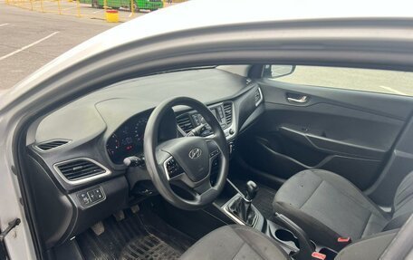 Hyundai Solaris II рестайлинг, 2017 год, 1 060 000 рублей, 3 фотография