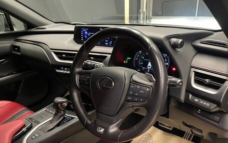 Lexus UX I, 2019 год, 3 100 000 рублей, 13 фотография