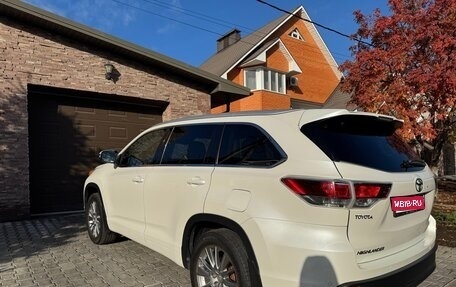 Toyota Highlander III, 2015 год, 3 050 000 рублей, 1 фотография