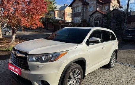 Toyota Highlander III, 2015 год, 3 050 000 рублей, 2 фотография