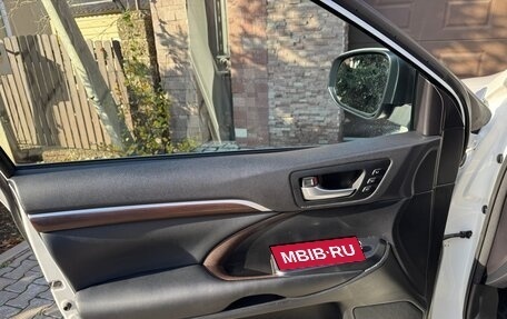 Toyota Highlander III, 2015 год, 3 050 000 рублей, 8 фотография