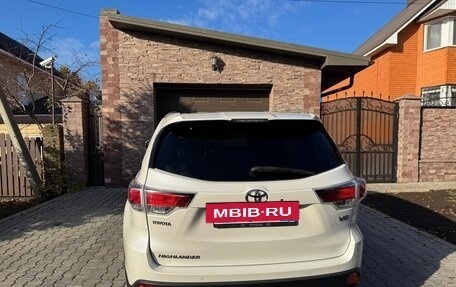 Toyota Highlander III, 2015 год, 3 050 000 рублей, 4 фотография