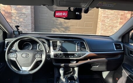 Toyota Highlander III, 2015 год, 3 050 000 рублей, 6 фотография