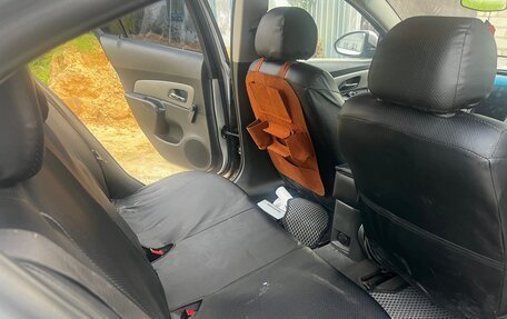 Chevrolet Cruze II, 2010 год, 650 000 рублей, 4 фотография