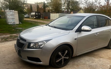 Chevrolet Cruze II, 2010 год, 650 000 рублей, 2 фотография