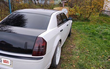 Chrysler 300C II, 2005 год, 1 000 000 рублей, 2 фотография