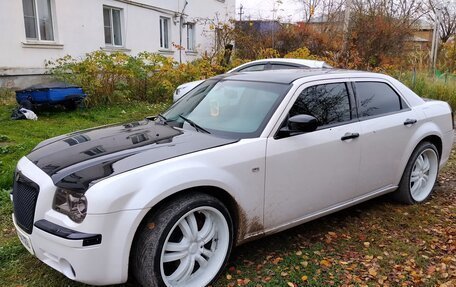 Chrysler 300C II, 2005 год, 1 000 000 рублей, 6 фотография
