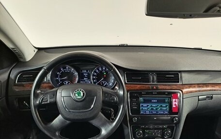 Skoda Superb III рестайлинг, 2012 год, 949 000 рублей, 14 фотография