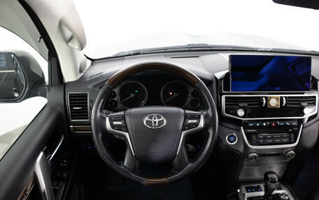 Toyota Land Cruiser 200, 2015 год, 5 299 000 рублей, 10 фотография