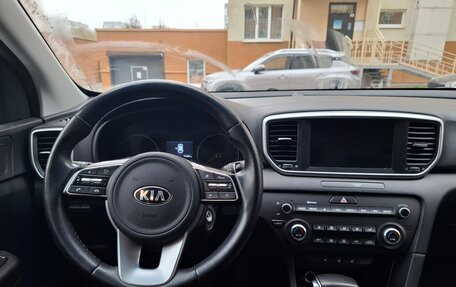 KIA Sportage IV рестайлинг, 2021 год, 2 439 000 рублей, 6 фотография