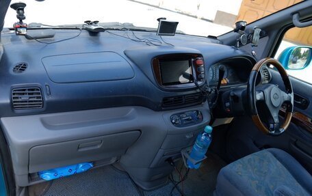 Nissan Serena II, 2000 год, 460 000 рублей, 18 фотография