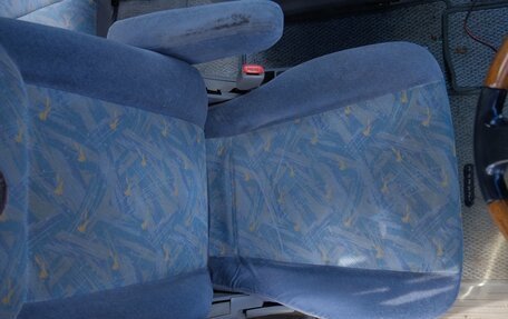 Nissan Serena II, 2000 год, 460 000 рублей, 32 фотография