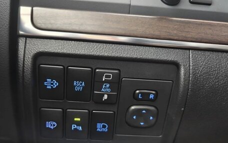 Toyota Land Cruiser 200, 2018 год, 7 800 000 рублей, 3 фотография