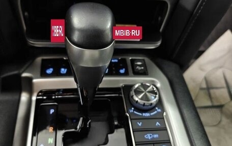 Toyota Land Cruiser 200, 2018 год, 7 800 000 рублей, 2 фотография