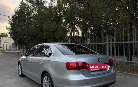 Volkswagen Jetta VI, 2014 год, 1 275 000 рублей, 3 фотография