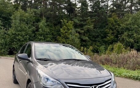 Hyundai Solaris II рестайлинг, 2016 год, 860 000 рублей, 1 фотография