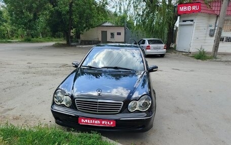 Mercedes-Benz C-Класс, 2002 год, 500 000 рублей, 1 фотография