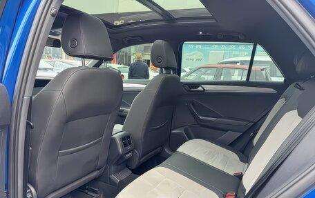 Volkswagen T-Roc R I, 2022 год, 2 390 000 рублей, 8 фотография