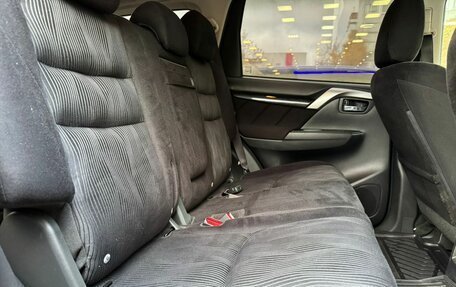 Mitsubishi Pajero Sport III рестайлинг, 2018 год, 3 050 000 рублей, 10 фотография