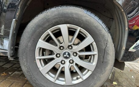 Mitsubishi Pajero Sport III рестайлинг, 2018 год, 3 050 000 рублей, 13 фотография