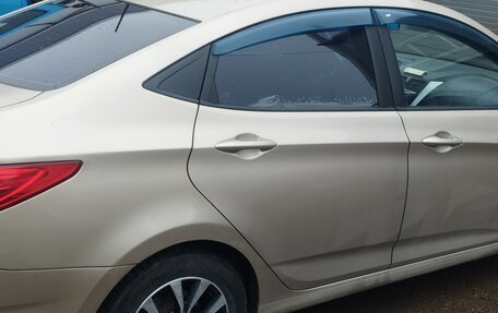 Hyundai Solaris II рестайлинг, 2011 год, 600 000 рублей, 15 фотография