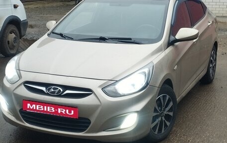 Hyundai Solaris II рестайлинг, 2011 год, 600 000 рублей, 8 фотография