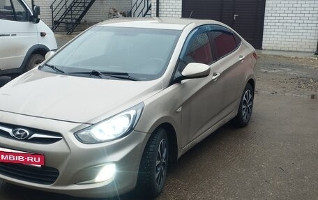 Hyundai Solaris II рестайлинг, 2011 год, 600 000 рублей, 16 фотография