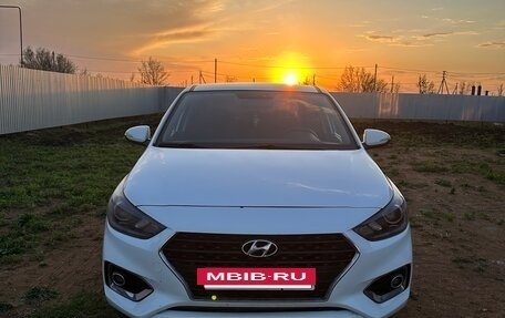 Hyundai Solaris II рестайлинг, 2017 год, 1 350 000 рублей, 2 фотография