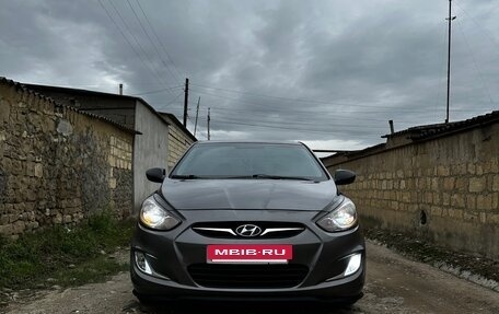 Hyundai Solaris II рестайлинг, 2012 год, 690 000 рублей, 2 фотография