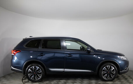 Mitsubishi Outlander III рестайлинг 3, 2019 год, 2 599 000 рублей, 4 фотография