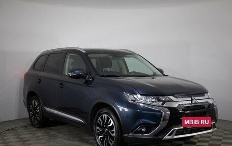 Mitsubishi Outlander III рестайлинг 3, 2019 год, 2 599 000 рублей, 3 фотография