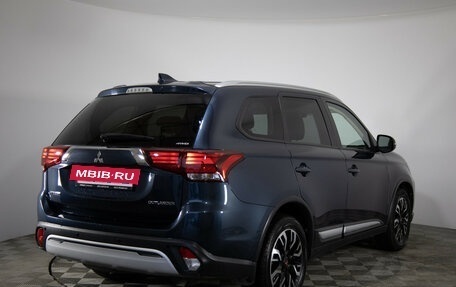 Mitsubishi Outlander III рестайлинг 3, 2019 год, 2 599 000 рублей, 5 фотография