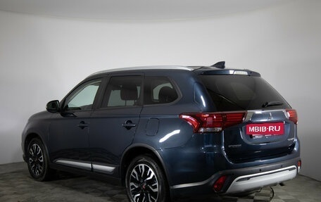 Mitsubishi Outlander III рестайлинг 3, 2019 год, 2 599 000 рублей, 7 фотография