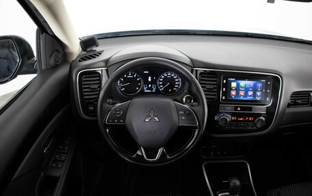 Mitsubishi Outlander III рестайлинг 3, 2019 год, 2 599 000 рублей, 10 фотография