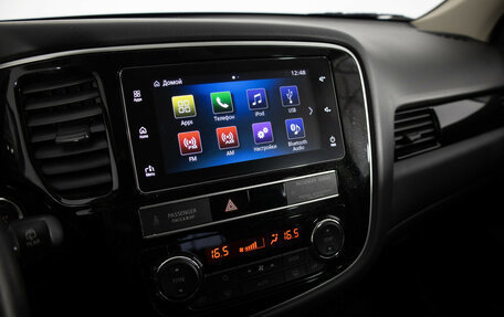 Mitsubishi Outlander III рестайлинг 3, 2019 год, 2 599 000 рублей, 15 фотография