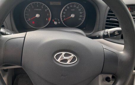Hyundai Verna II, 2007 год, 700 000 рублей, 8 фотография