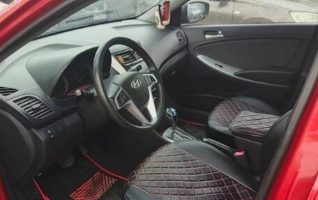 Hyundai Solaris II рестайлинг, 2011 год, 640 000 рублей, 1 фотография