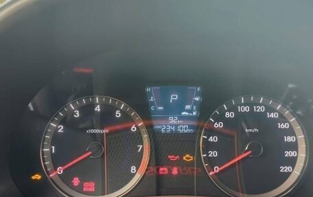 Hyundai Solaris II рестайлинг, 2011 год, 640 000 рублей, 13 фотография
