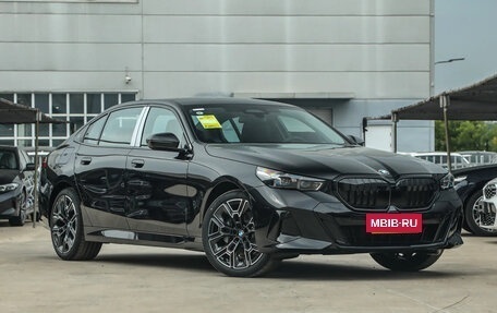 BMW 5 серия, 2025 год, 5 680 000 рублей, 3 фотография