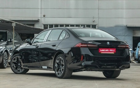 BMW 5 серия, 2025 год, 5 680 000 рублей, 9 фотография